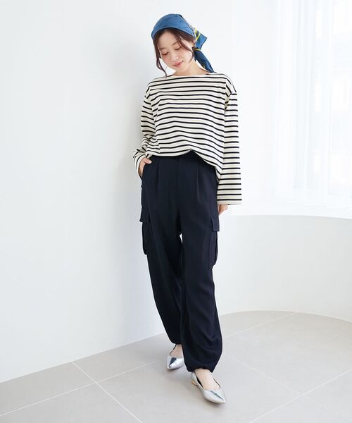 le.coeur blanc（ルクールブラン）の「《手洗い可能》テンセルカーゴパンツ（カーゴパンツ・レディース・ネイビー/カーキオリーブ・36/38）」の4枚目の写真