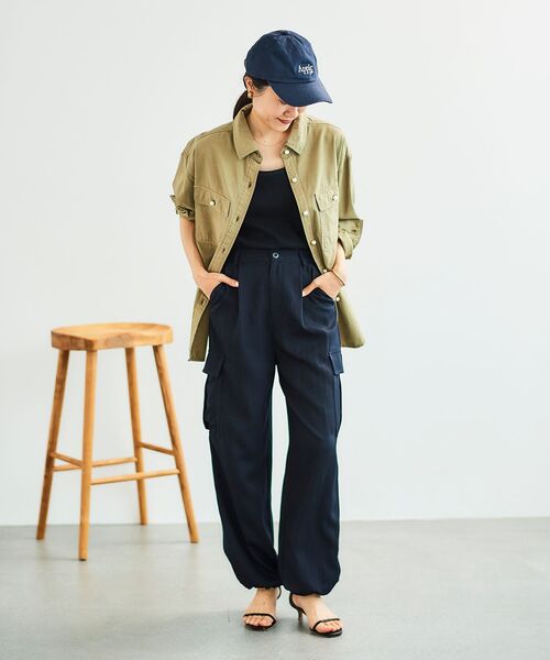 le.coeur blanc（ルクールブラン）の「《手洗い可能》テンセルカーゴパンツ（カーゴパンツ・レディース・ネイビー/カーキオリーブ・36/38）」の9枚目の写真