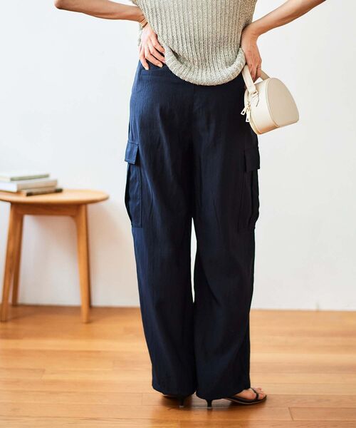 le.coeur blanc（ルクールブラン）の「《手洗い可能》テンセルカーゴパンツ（カーゴパンツ・レディース・ネイビー/カーキオリーブ・36/38）」の14枚目の写真