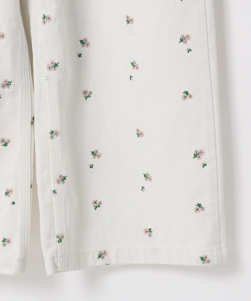 LOWRYS FARM(ローリーズファーム)の「フラワーオーバーオール 260005(サロペット/オーバーオール・キッズ・オフホワイト・150cm/140cm/130cm/120cm/110cm)」の5枚目の写真