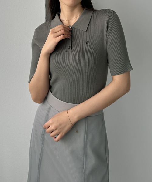 Louere（ルエレ）の「ロゴ刺繍半袖リブニットポロ（ニット/セーター・レディース・ネイビー/チャコール/アイボリー/ブラック系その他2/ブラック系その他・SMALL/MEDIUM/LARGE/X-LARGE）」の7枚目の写真