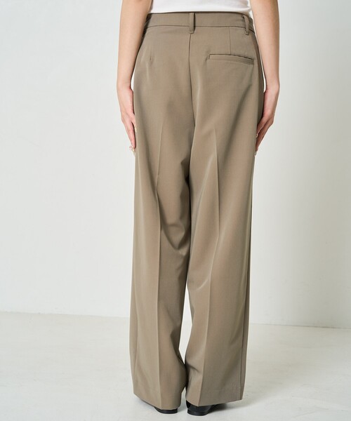 FREAK'S STORE（フリークスストア）の「限定展開　タックストレートパンツ（セット対応）（スラックス・レディース・ナチュラル/チャコール/ベージュ/ブラック・SMALL/MEDIUM）」の11枚目の写真