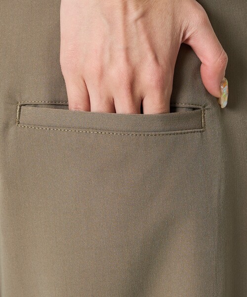 FREAK'S STORE（フリークスストア）の「限定展開　タックストレートパンツ（セット対応）（スラックス・レディース・ナチュラル/チャコール/ベージュ/ブラック・SMALL/MEDIUM）」の7枚目の写真