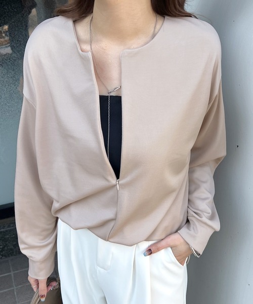 Futier land(フューティアランド)の「ライトダンボールフロントzip付トップス/2WAY(Tシャツ/カットソー・レディース・ブラック/ホワイト/グレイッシュベージュ・MEDIUM/LARGE)」の7枚目の写真
