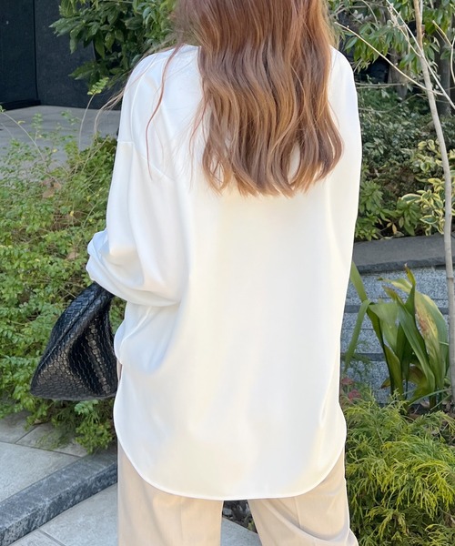 Futier land(フューティアランド)の「ライトダンボールフロントzip付トップス/2WAY(Tシャツ/カットソー・レディース・ブラック/ホワイト/グレイッシュベージュ・MEDIUM/LARGE)」の18枚目の写真