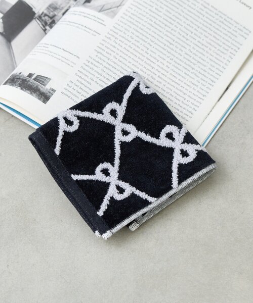 Actually(アクチュアリー)の「リボンパターンタオルハンカチ(ハンカチ/ハンドタオル・レディース・ブラック/グレー・0)」の1枚目の写真