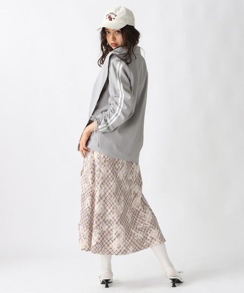 FOREVER 21(フォーエバー トゥエンティーワン)の「【2025SS】袖シャーリングラインジャケット(テーラードジャケット・レディース・グレー/ナチュラル・FREE)」の10枚目の写真