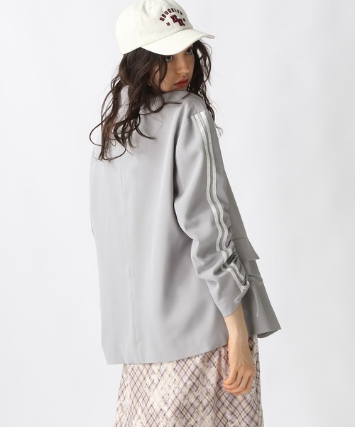 FOREVER 21(フォーエバー トゥエンティーワン)の「【2025SS】袖シャーリングラインジャケット(テーラードジャケット・レディース・グレー/ナチュラル・FREE)」の12枚目の写真