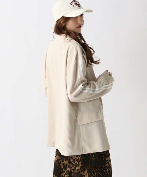 FOREVER 21(フォーエバー トゥエンティーワン)の「【2025SS】袖シャーリングラインジャケット(テーラードジャケット・レディース・グレー/ナチュラル・FREE)」の17枚目の写真