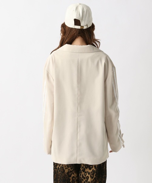 FOREVER 21(フォーエバー トゥエンティーワン)の「【2025SS】袖シャーリングラインジャケット(テーラードジャケット・レディース・グレー/ナチュラル・FREE)」の20枚目の写真