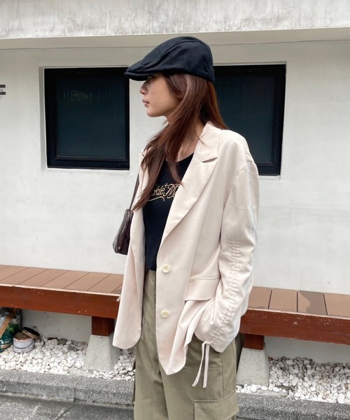 FOREVER 21(フォーエバー トゥエンティーワン)の「【2025SS】袖シャーリングラインジャケット(テーラードジャケット・レディース・グレー/ナチュラル・FREE)」の7枚目の写真