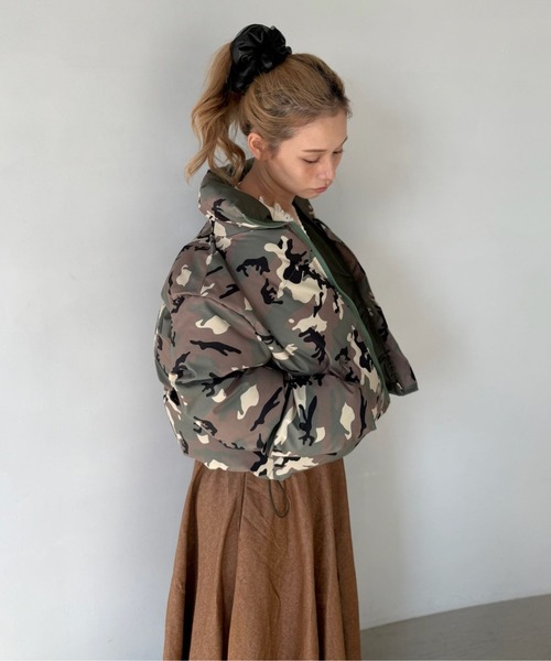 SANSeLF(サンセルフ)の「【SANSeLF】 カモフラージュショートダウンジャケット ドローコード クロップド丈 sanw25a007(ダウンジャケット/コート・レディース・カモフラージュ・FREE)」の5枚目の写真