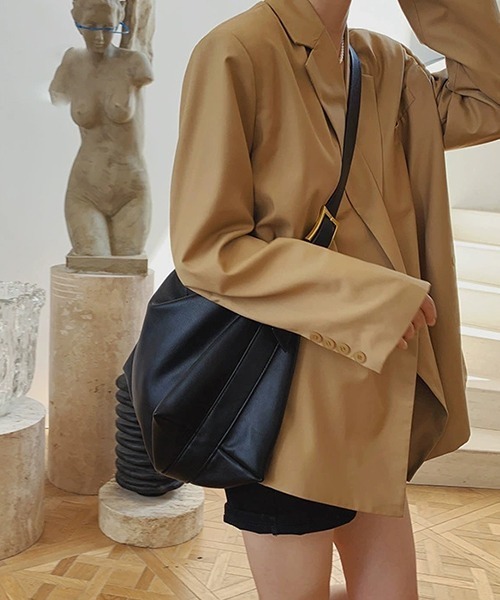 c.u.l(シーユーエル)の「大容量 斜め掛け メッセンジャー ショルダーバッグ cula1079(ショルダーバッグ・レディース・アイボリー/ブラック/ブラウン/グレー/レッド・FREE)」の7枚目の写真