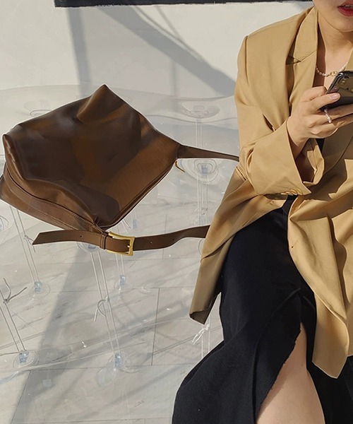 c.u.l(シーユーエル)の「大容量 斜め掛け メッセンジャー ショルダーバッグ cula1079(ショルダーバッグ・レディース・アイボリー/ブラック/ブラウン/グレー/レッド・FREE)」の14枚目の写真