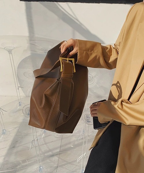 c.u.l(シーユーエル)の「大容量 斜め掛け メッセンジャー ショルダーバッグ cula1079(ショルダーバッグ・レディース・アイボリー/ブラック/ブラウン/グレー/レッド・FREE)」の15枚目の写真