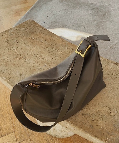 c.u.l(シーユーエル)の「大容量 斜め掛け メッセンジャー ショルダーバッグ cula1079(ショルダーバッグ・レディース・アイボリー/ブラック/ブラウン/グレー/レッド・FREE)」の21枚目の写真