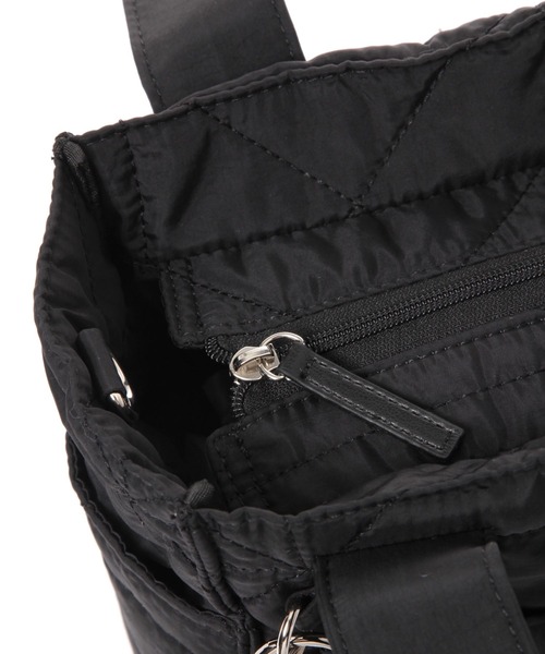 GLOBAL WORK（グローバルワーク）の「推しごとキルティング2WAYトート/286268（トートバッグ・レディース・ブラック/カーキ/シルバー/レッド/オフホワイト/ネイビー/ブラウン/ライトイエロー/ダークブルー・ONE SIZE）」の18枚目の写真