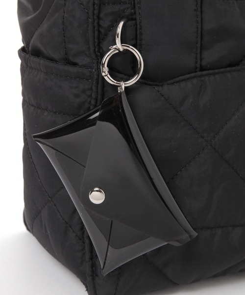 GLOBAL WORK（グローバルワーク）の「推しごとキルティング2WAYトート/286268（トートバッグ・レディース・ブラック/カーキ/シルバー/レッド/オフホワイト/ネイビー/ブラウン/ライトイエロー/ダークブルー・ONE SIZE）」の17枚目の写真