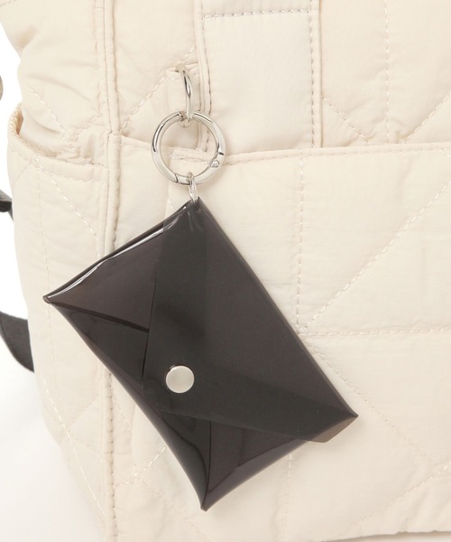 GLOBAL WORK（グローバルワーク）の「推しごとキルティング2WAYトート/286268（トートバッグ・レディース・ブラック/カーキ/シルバー/レッド/オフホワイト/ネイビー/ブラウン/ライトイエロー/ダークブルー・ONE SIZE）」の12枚目の写真