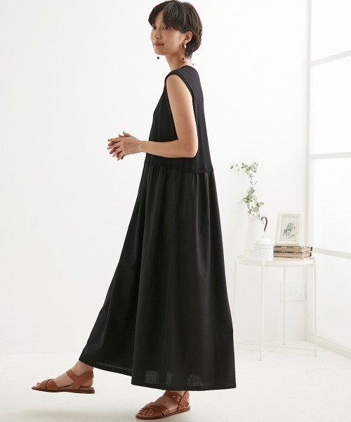 SMILE LAND（スマイルランド）の「異素材ドッキングワンピース＜大きいサイズ有＞【Otona Purete】（ワンピース・レディース・ブラック/キナリ・3L/M/L/LL）」の6枚目の写真