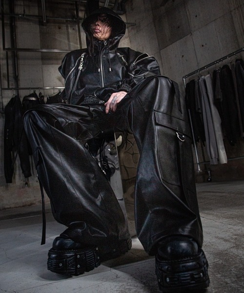 DIG YOUR OWN GRAVE(ディグユアオウングレイブ)の「【DIG YOUR OWN GRAVE】COATING ZIP HOODY / 【ディグユアオウングレイブ】コーティングジップアップ長袖パーカー(ブルゾン・メンズ・ブラック系その他/ブラック・S/L/M)」の3枚目の写真