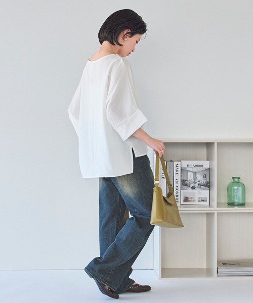 LinoU.(リノユー)の「リネンタッチ五分袖トップス(Tシャツ/カットソー・レディース・オフホワイト/ブルー/ブラック・FREE)」の5枚目の写真