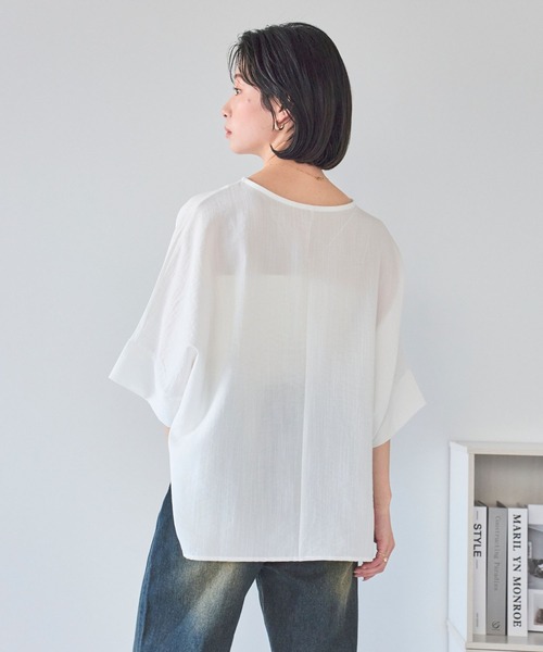 LinoU.(リノユー)の「リネンタッチ五分袖トップス(Tシャツ/カットソー・レディース・オフホワイト/ブルー/ブラック・FREE)」の8枚目の写真