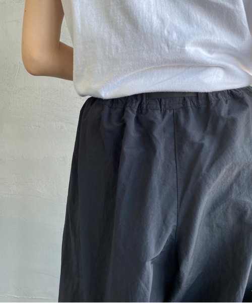 Gramicci（グラミチ）の「[GRAMICCI/グラミチ] ナイロンフレアイージーパンツ（その他パンツ・レディース・ライトグレー/キャメル/ブラック/オリーブ・S/M）」の15枚目の写真