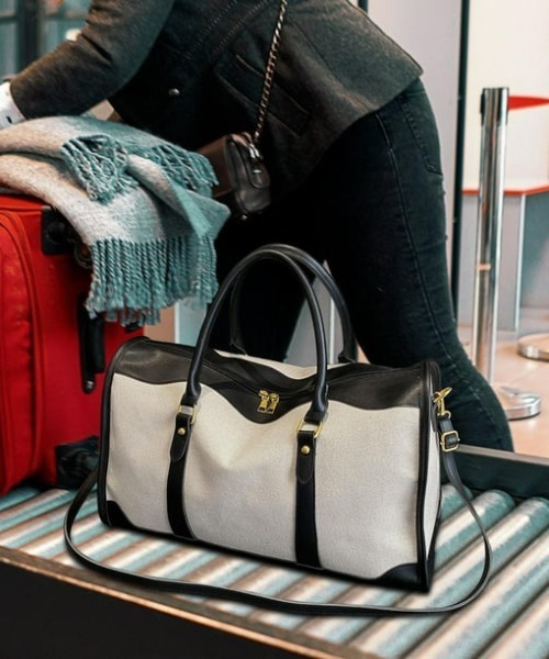 gossip！ロサンゼルス（ゴシップロサンゼルス）の「2WAY配色ボストンバッグ 多機能 大容量  ストラップ付  《通勤・通学に！》 Y2K（ボストンバッグ・レディース・ブラック/ブラウン・FREE）」の22枚目の写真