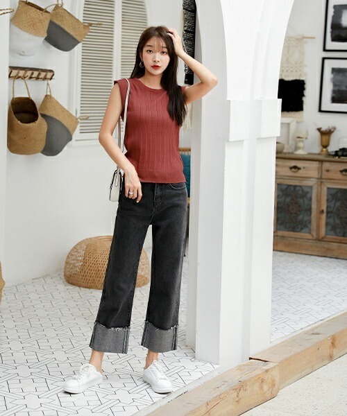 maison de LATIR(メゾンドラティール)の「《重ね着にも活躍》微厚素材の夏服フレンチスリーブ半袖サマーニット(Tシャツ/カットソー・レディース・ブラック/オフホワイト/ブルー/ブラウン/レッド・ONE SIZE)」の15枚目の写真