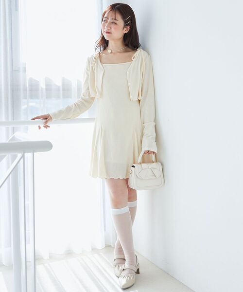 MAJESTIC LEGON(マジェスティックレゴン)の「カーデセット肩リボンキャミワンピ(ワンピース・レディース・アイボリー/グレー/ダークグレー・MEDIUM)」の4枚目の写真