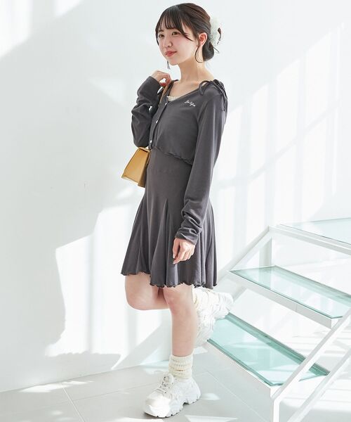 MAJESTIC LEGON(マジェスティックレゴン)の「カーデセット肩リボンキャミワンピ(ワンピース・レディース・アイボリー/グレー/ダークグレー・MEDIUM)」の20枚目の写真
