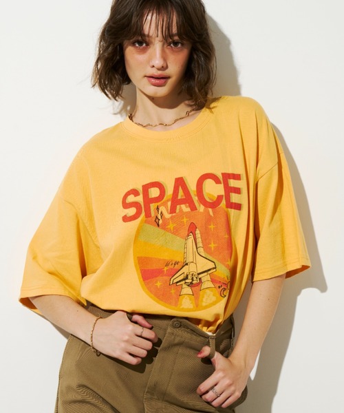 Unitage(ユニテージ)の「SPACEプリントTEE(Tシャツ/カットソー・レディース・ホワイト/グレー/イエロー・FREE)」の1枚目の写真