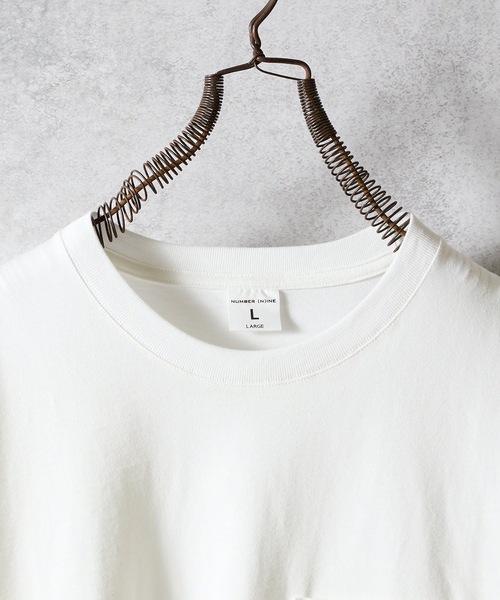 NUMBER (N)INE(ナンバーナイン)の「BASIC HEM PRINTED POCKET T-SHIRT / ベーシック ワンポイント ロゴプリント ポケット Tシャツ(Tシャツ/カットソー・メンズ・グレー/ブラック/ホワイト・M/L/XL)」の19枚目の写真