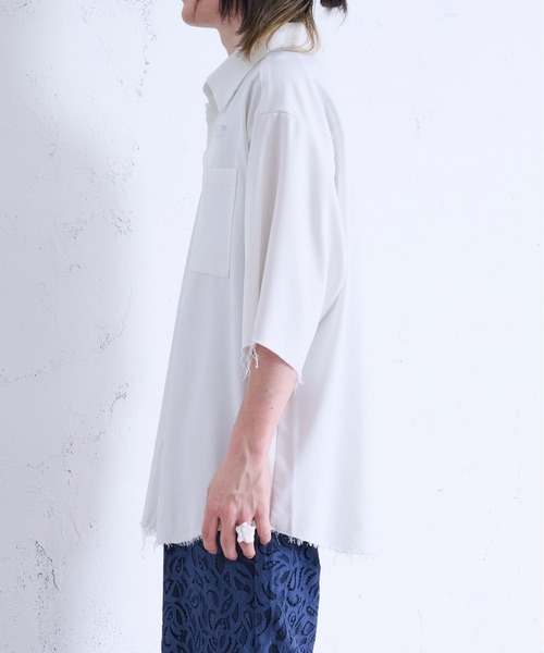 Ellno Loset(エルノロゼット)の「ダメージ加工レギュラーシャツ(シャツ/ブラウス・メンズ・オフホワイト/ブルーグレー・SMALL/MEDIUM/LARGE)」の20枚目の写真
