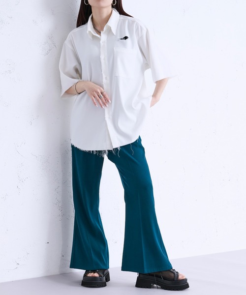 Ellno Loset(エルノロゼット)の「ダメージ加工レギュラーシャツ(シャツ/ブラウス・メンズ・オフホワイト/ブルーグレー・SMALL/MEDIUM/LARGE)」の17枚目の写真