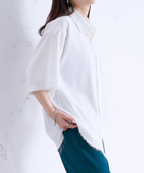 Ellno Loset(エルノロゼット)の「ダメージ加工レギュラーシャツ(シャツ/ブラウス・メンズ・オフホワイト/ブルーグレー・SMALL/MEDIUM/LARGE)」の7枚目の写真