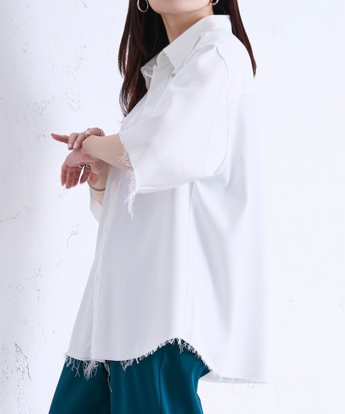 Ellno Loset(エルノロゼット)の「ダメージ加工レギュラーシャツ(シャツ/ブラウス・メンズ・オフホワイト/ブルーグレー・SMALL/MEDIUM/LARGE)」の8枚目の写真