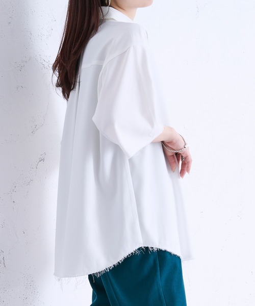 Ellno Loset(エルノロゼット)の「ダメージ加工レギュラーシャツ(シャツ/ブラウス・メンズ・オフホワイト/ブルーグレー・SMALL/MEDIUM/LARGE)」の15枚目の写真