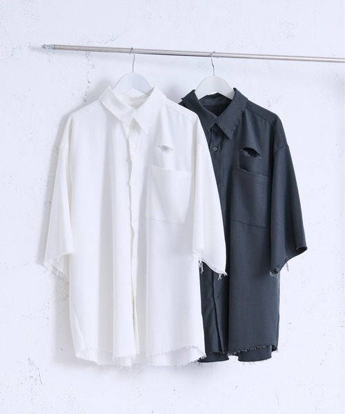 Ellno Loset(エルノロゼット)の「ダメージ加工レギュラーシャツ(シャツ/ブラウス・メンズ・オフホワイト/ブルーグレー・SMALL/MEDIUM/LARGE)」の12枚目の写真