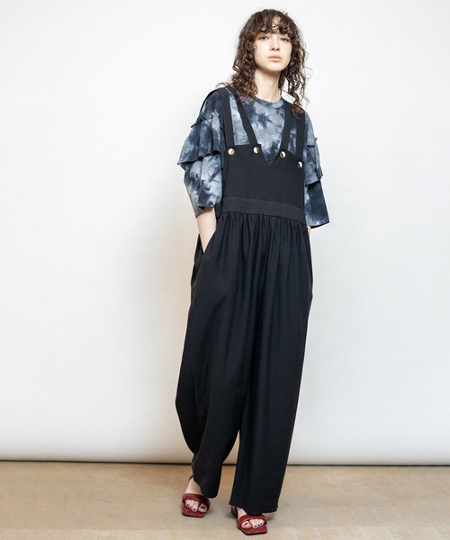 OSMOSIS（オズモーシス）の「2WAYギャザーオールインワン（つなぎ/オールインワン・レディース・ライトベージュ/ブラック/カーキ・ONE SIZE）」の2枚目の写真