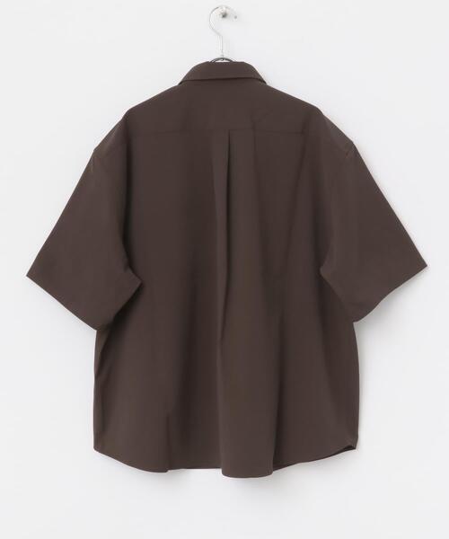 ITEMS URBANRESEARCH（アイテムズ アーバンリサーチ）の「ヨウリュウレギュラーカラー半袖シャツ（シャツ/ブラウス・メンズ・ブラウン/ネイビー/ブラック・LARGE/MEDIUM）」の16枚目の写真