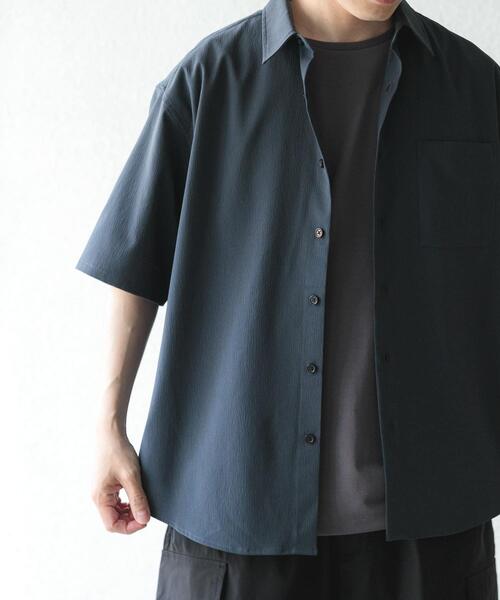 ITEMS URBANRESEARCH（アイテムズ アーバンリサーチ）の「ヨウリュウレギュラーカラー半袖シャツ（シャツ/ブラウス・メンズ・ブラウン/ネイビー/ブラック・LARGE/MEDIUM）」の20枚目の写真