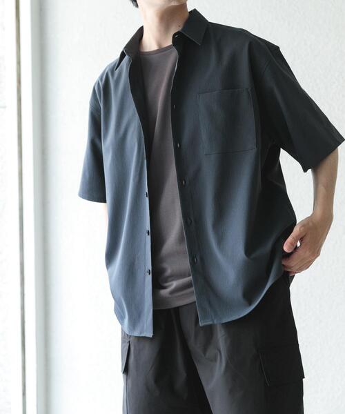 ITEMS URBANRESEARCH（アイテムズ アーバンリサーチ）の「ヨウリュウレギュラーカラー半袖シャツ（シャツ/ブラウス・メンズ・ブラウン/ネイビー/ブラック・LARGE/MEDIUM）」の22枚目の写真