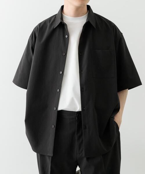 ITEMS URBANRESEARCH(アイテムズ アーバンリサーチ)の「ヨウリュウレギュラーカラー半袖シャツ(シャツ/ブラウス・メンズ・ブラウン/ネイビー/ブラック・LARGE/MEDIUM)」の9枚目の写真