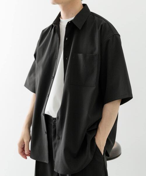 ITEMS URBANRESEARCH(アイテムズ アーバンリサーチ)の「ヨウリュウレギュラーカラー半袖シャツ(シャツ/ブラウス・メンズ・ブラウン/ネイビー/ブラック・LARGE/MEDIUM)」の10枚目の写真