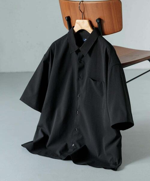 ITEMS URBANRESEARCH(アイテムズ アーバンリサーチ)の「ヨウリュウレギュラーカラー半袖シャツ(シャツ/ブラウス・メンズ・ブラウン/ネイビー/ブラック・LARGE/MEDIUM)」の14枚目の写真