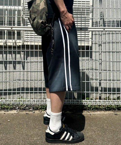 Agem 白 パッチ入り ストリートパンツ スウェットパンツ│1page｜通常価格とセール価格│A'GEM/9×.KOM