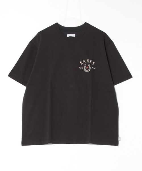 BANKS(バンクス)の「DESIGN TEE /BANKS JOURNAL(バンクスジャーナル)胸元ワンポイントプリント半袖デザインT-シャツ(Tシャツ/カットソー・メンズ・ブラック/オフホワイト/ブルー系その他・MEDIUM/LARGE/X-LARGE)」の3枚目の写真