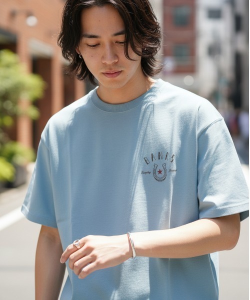 BANKS(バンクス)の「DESIGN TEE /BANKS JOURNAL(バンクスジャーナル)胸元ワンポイントプリント半袖デザインT-シャツ(Tシャツ/カットソー・メンズ・ブラック/オフホワイト/ブルー系その他・MEDIUM/LARGE/X-LARGE)」の5枚目の写真
